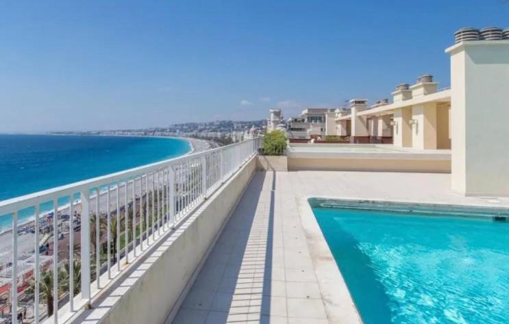 Le Royal, Spacious Seaside Apartment Rooftop And Pool 니스 외부 사진